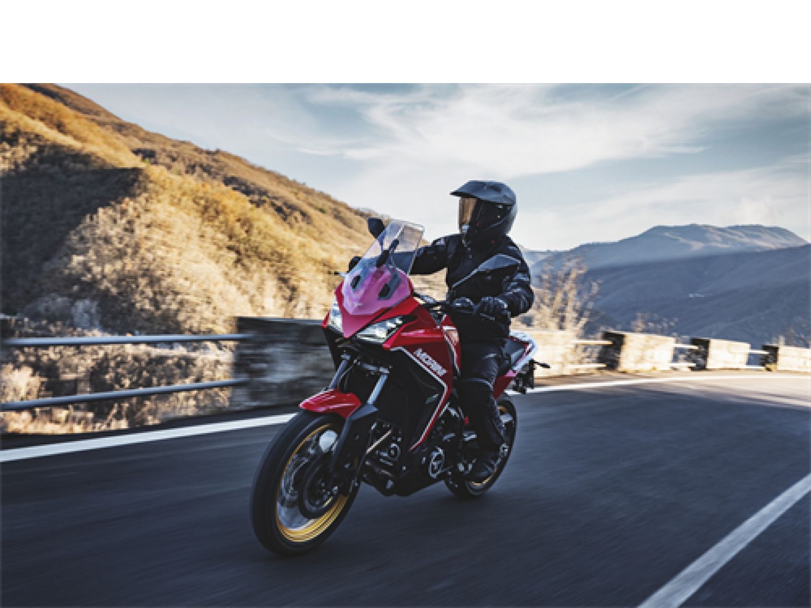 Мотоцикл MOTO MORINI X-CAPE 650 (RED PASSION) 2026